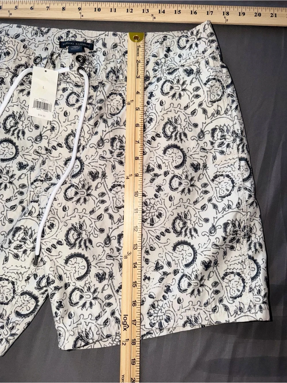 Banana Republic Cream and Black Paisley Men’s Hybrid Swim Shorts